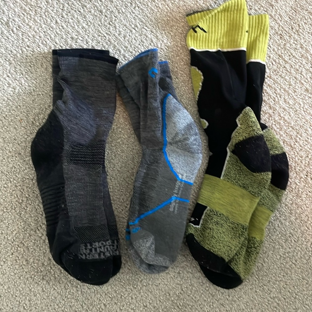 Lot of 3 youth wool socks size medium- large